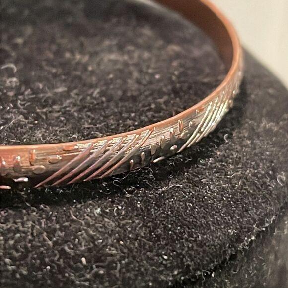 7.5” solid metal copper tone bangle bracelet etched all around w/striped & wheat - Picture 7 of 9